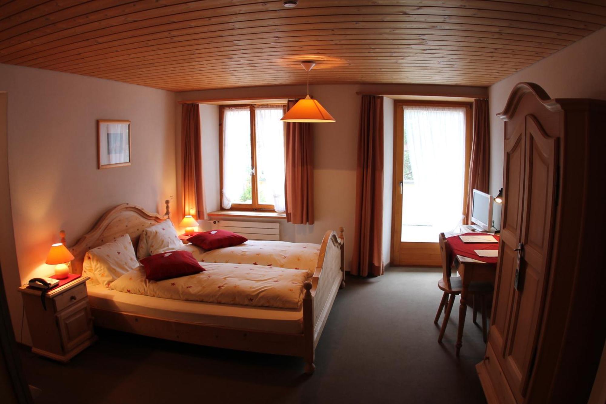 Hotel Albula Berguen Exterior photo