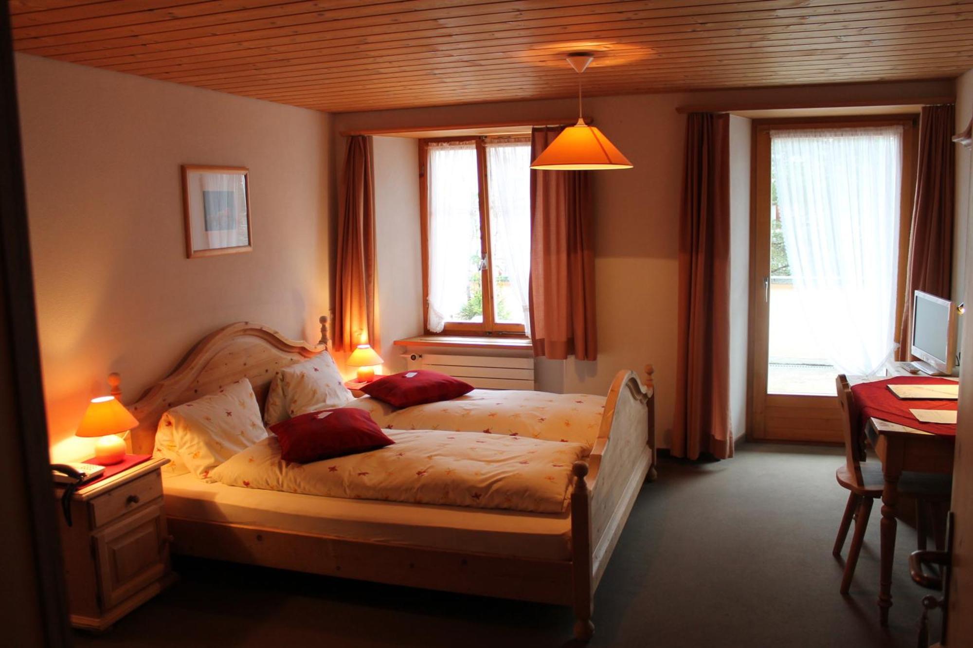 Hotel Albula Berguen Exterior photo